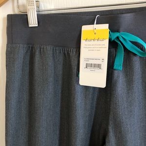 Figs scrubs Livingston Basic Pants XS Tall